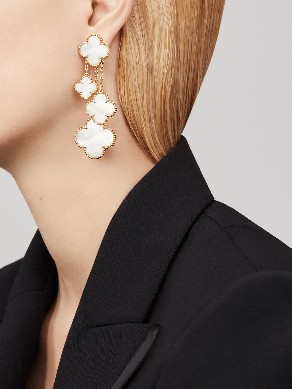 [⭐Haelin Jewelry]CLOVER EARRINGS WHITE MOP 4 MOTIFS GOLD