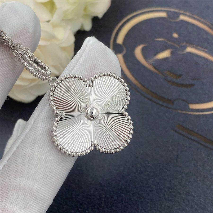 [⭐Haelin Jewelry]CLOVER 25MM SILVER BIG CLOVER NECKLACE
