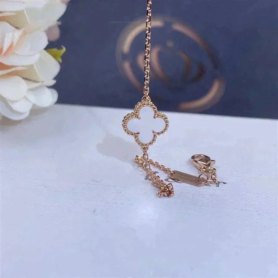 [⭐Haelin Jewelry]CLOVER WHITE MOP SINGLE FLOWER BRACELET