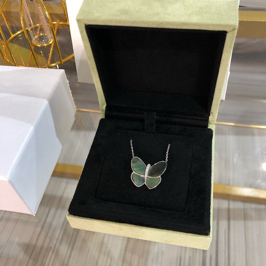 [⭐Haelin Jewelry]LARGE BUTTERFLY SILVER PENDANT DIAMOND NECKLACE