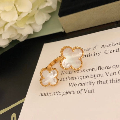 [⭐Haelin Jewelry]CLOVER BETWEEN THE FINGER RING
