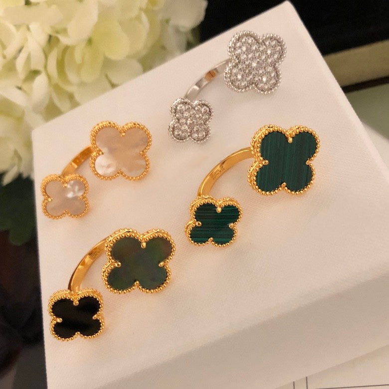 [⭐Haelin Jewelry]CLOVER BETWEEN THE FINGER RING