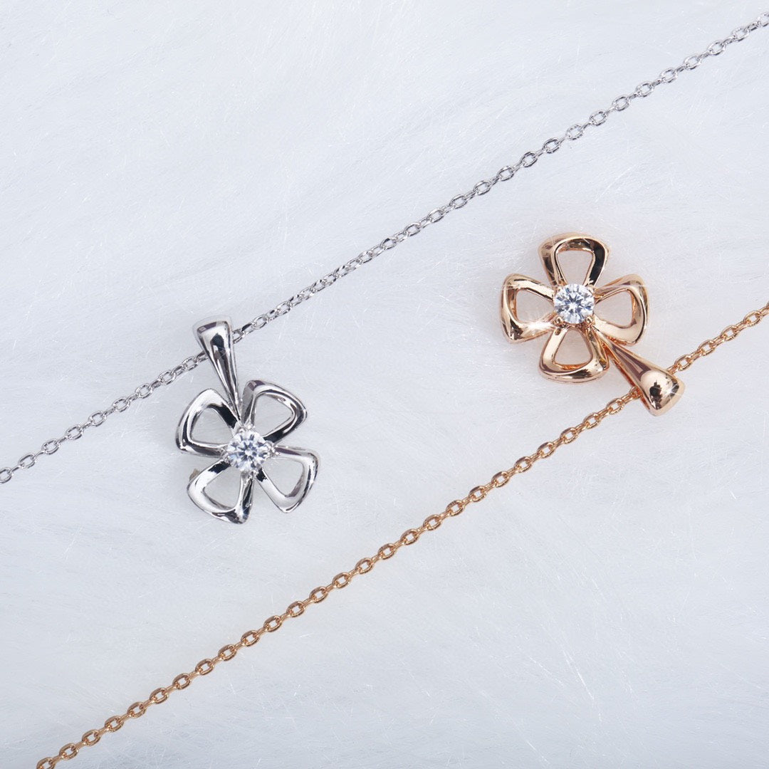 [⭐Haelin Jewelry]FIOREVER NECKLACE DIAMOND CENTER