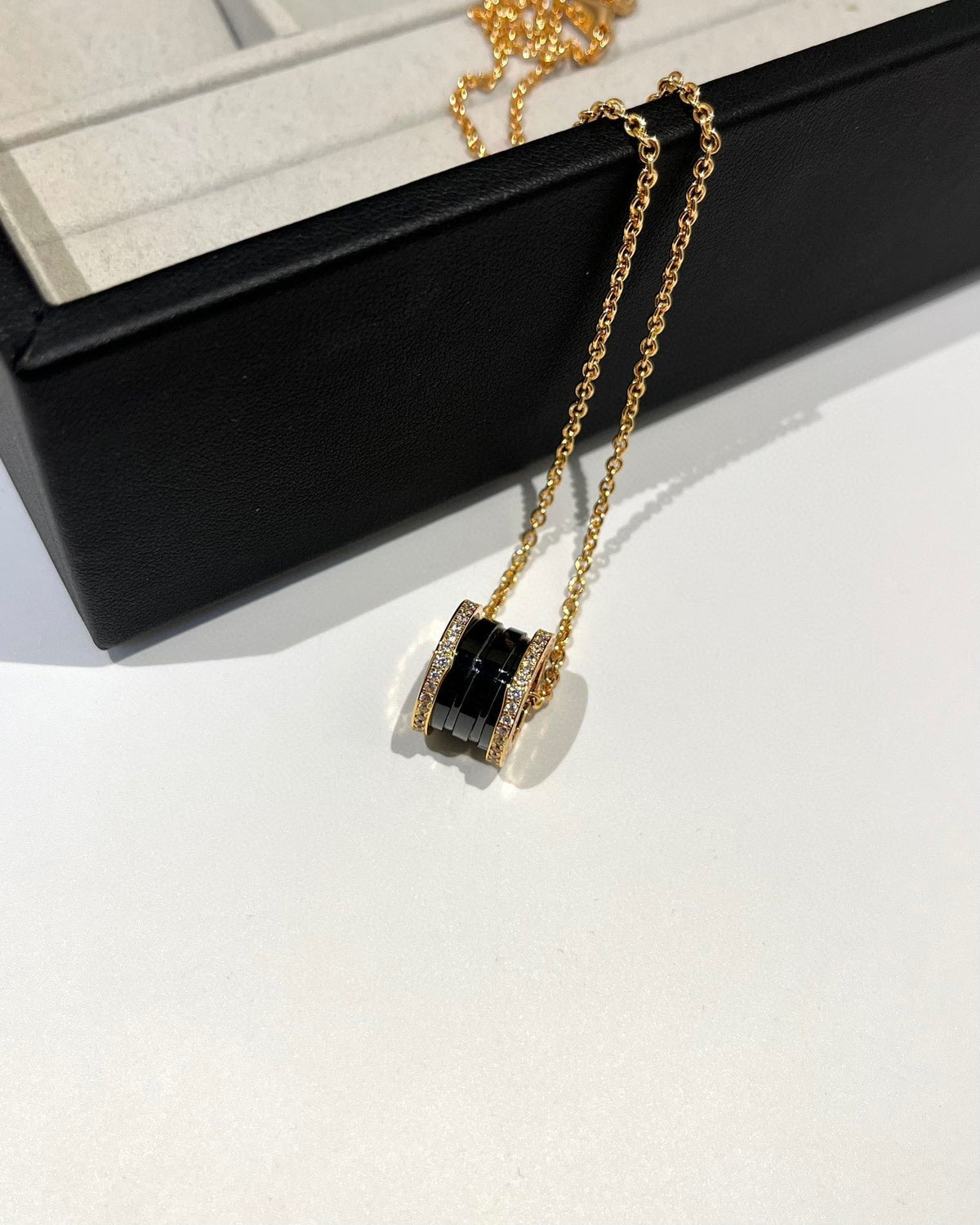[⭐Haelin Jewelry]ZERO 1 BLACK CERAMIC DIAMOND PINK GOLD NECKLACE