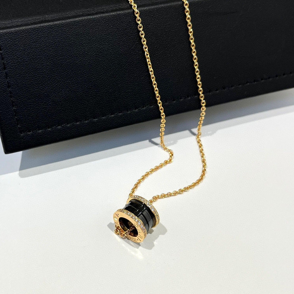 [⭐Haelin Jewelry]ZERO 1 BLACK CERAMIC DIAMOND PINK GOLD NECKLACE