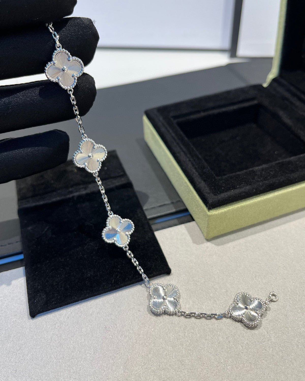 [⭐Haelin Jewelry] CLOVER 5 MOTIF LASER BRACELET COLLECTION