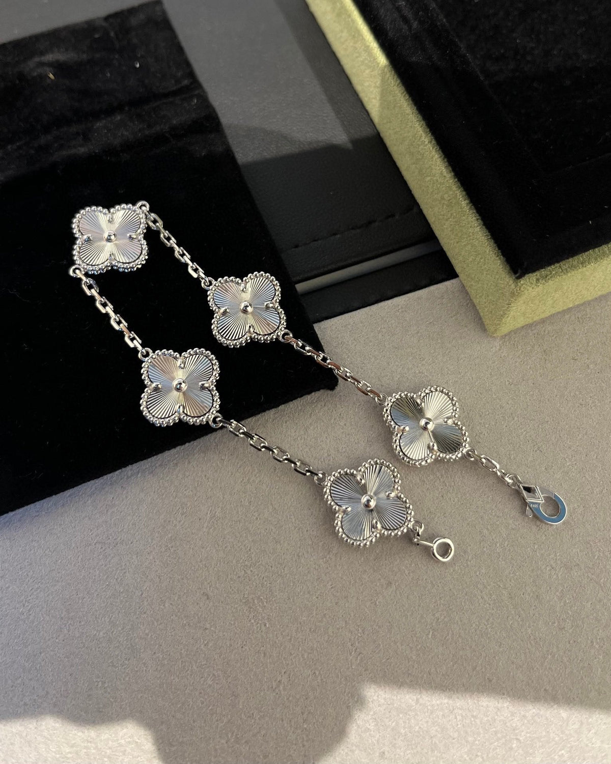 [⭐Haelin Jewelry] CLOVER 5 MOTIF LASER BRACELET COLLECTION