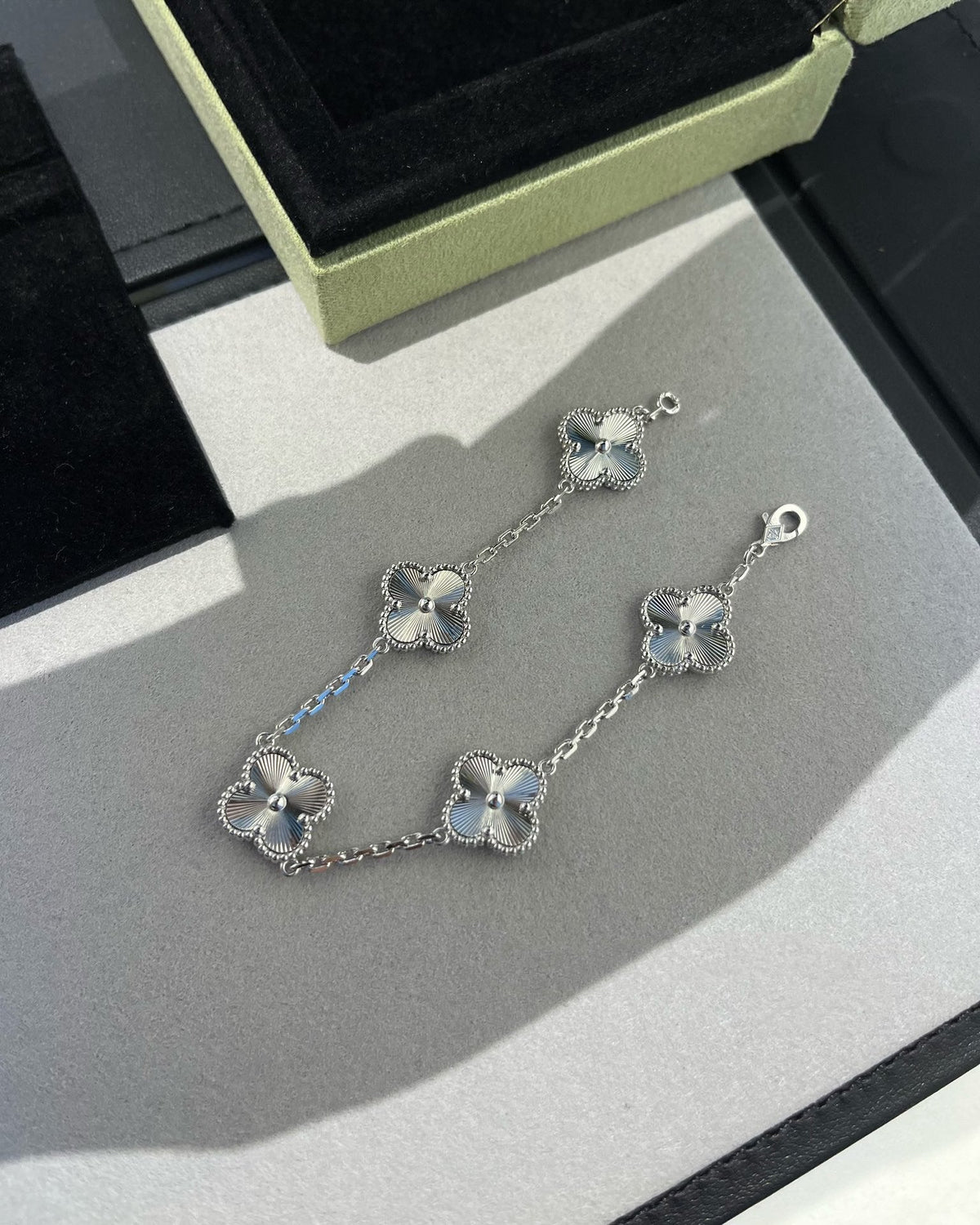 [⭐Haelin Jewelry] CLOVER 5 MOTIF LASER BRACELET COLLECTION