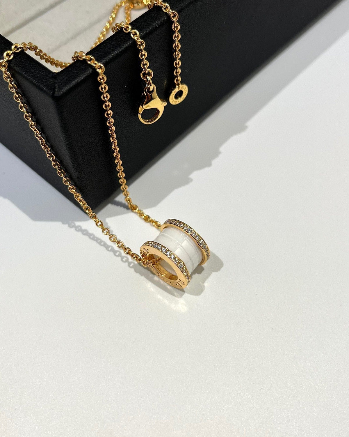 [⭐Haelin Jewelry]ZERO 1 WHITE CERAMIC DIAMOND PINK GOLD NECKLACE